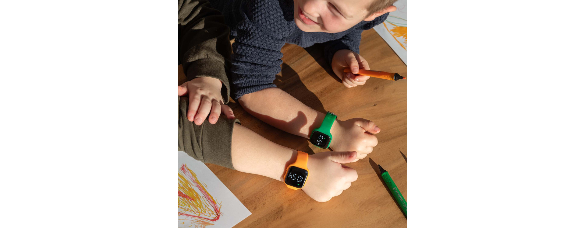 Montre R15 Uriflex : La Complice Discrète et Stylée pour des Journées Sans Oubli