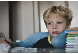 Comment le stress et l’anxiété affectent l’énurésie nocturne de votre enfant?