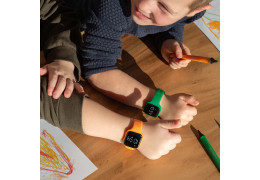 Montre R15 Uriflex : La Complice Discrète et Stylée pour des Journées Sans Oubli